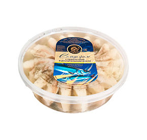 Сельдь 370 г Золотая Fishkа с прянностями в растит. масле п/уп